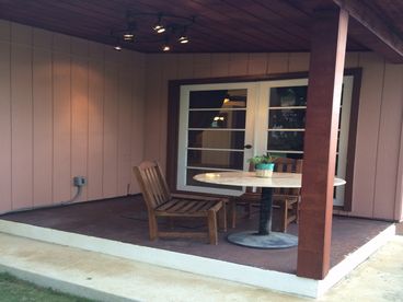 Coconut Corner Rental-Full Kitchen-Covered Patio-Split A/C-Close to Beach