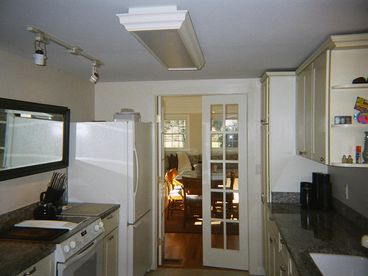 Kitch to TV/Day Room
