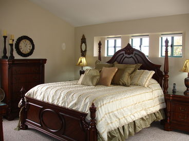 Master bedroom, king size bed and 32\