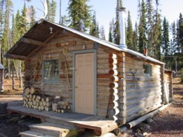 Wolf Den Cabin, sleeps 6, bedroom has 2 double bunk beds.  See web site to view interior.