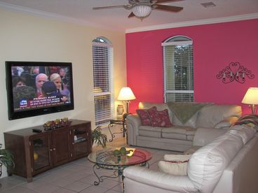 Big living room with 2 full sized leather sofas, a 60\\\\\\\\\\\\\\\\\\\\\\\\\\\\\\\