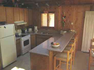 Kitchen & Breakfast Bar