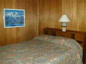 2nd Queen Size Bedroom