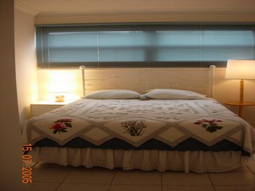 Middle bedroom