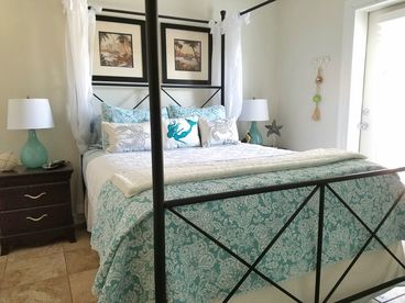 Master bedroom queen bed 7/2016