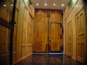 Superb Wooden Hall vith black granit on the floor (hard life for the cleaner)