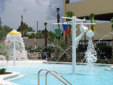 Walk-In Pool with Mushroom and Buckets in Action 