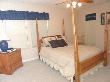 Bears Den Bedroom 1