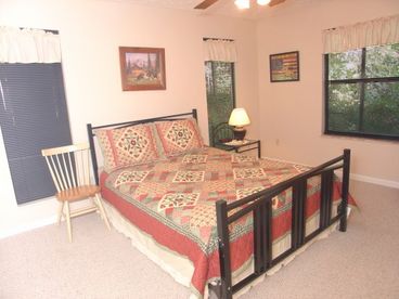 Bears Den Bedroom 2