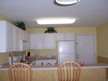 kitchen with all full size appliances