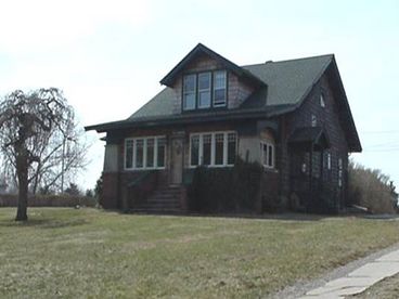 82 Weekapaug Rd