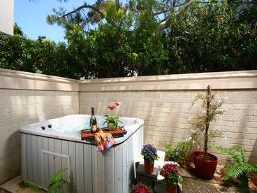 Private Patio Spa & BBQ