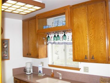 Clean, modern kitchen.