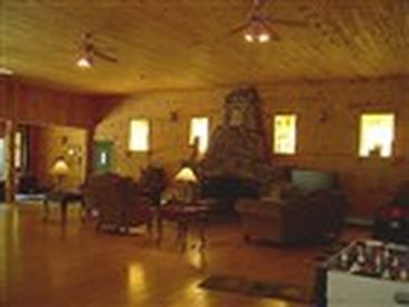 Rapid River Lodge - Open ALL year-sleeps over 20