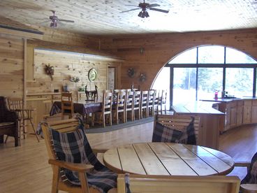 Rapid River Lodge - Open ALL year-sleeps over 20