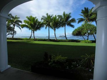 LAHAINA SHORES-BEACHFRONT-SLEEPS 4