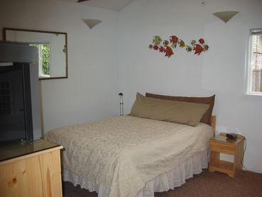 Double bed with linens
