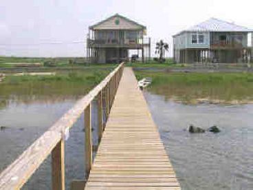 The 500 ft fishing pier has a hand rail and 2 T-heads, 2 1000-watt sport lights, and a green light.