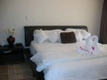 Master Bedroom, King Bed