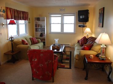 Living Room with an Ocean View and Wireless Internet