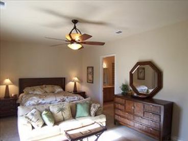 Opulant Master Suite, King Bed, Dresser & Ceiling Fan