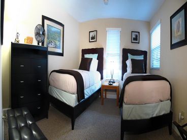 2nd Bedroom with comfy twin beds.  If you don\'t need the 2nd bedroom, ask for our \