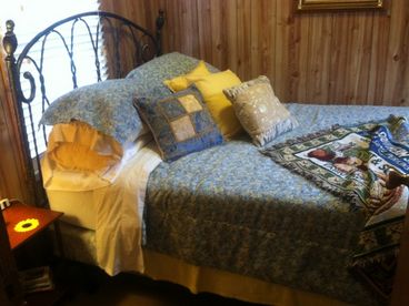 Comfortable sealy-posturpedic queen bed on ground floor, little private bedroom