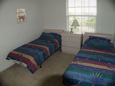 Twin bedroom