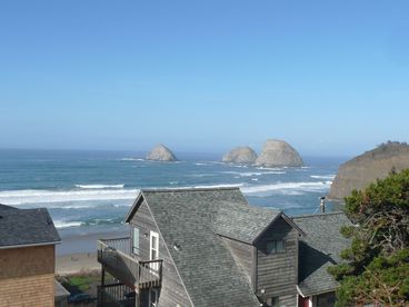 View of the ocean and the arch cape rocks from tree house ( use at renters own risk)