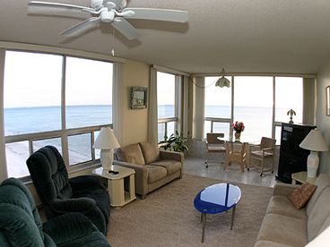 Penthouse living at its Best! Listen the ocean waves and feel the gulf breeze.