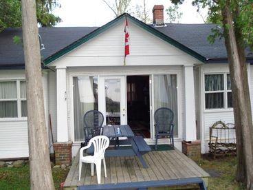 Deck has picnic table with view of the lake! Outdoor barbecue!