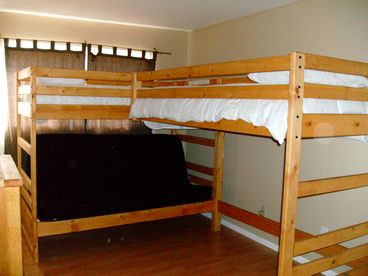 Bunkbed and double futon sleeper(sleeps 4)