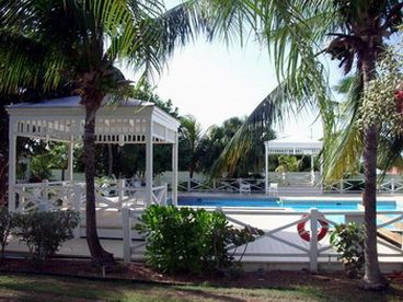 Gazebos aroung the pool