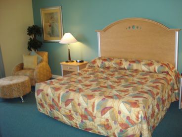 Immaculate large Master Suite with Jacuzzi!