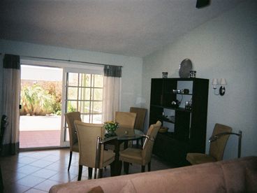 Formal dining for 6 