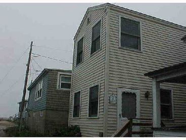 Affordable Cozy Cottage, tucked away behind the Blue Pearl Cottage, rent both with family and frends