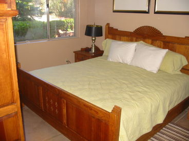 View the red rock Thunder Mountain and Sugar Loaf from your comfortable bedroom.