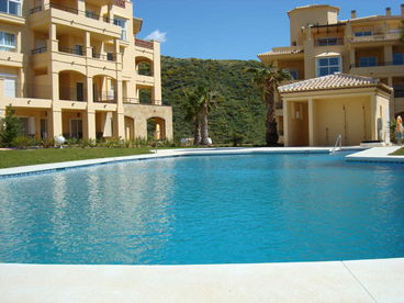 FABULOUS 3 BED HOLIDAY PENTHOUSE APARTMENT. EXC LOCATION & SUPERB SEA VIEW!
