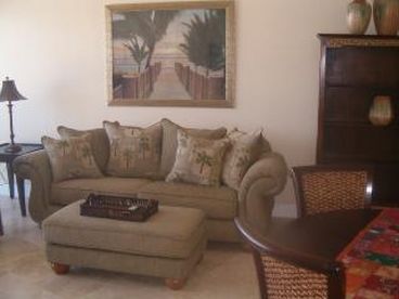 Large Living area with Travertine Marble floors, 42\