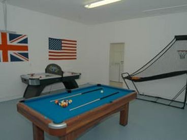 CHILL OUT FOR A FEW HOURS IN THIS GREAT GAMES ROOM 8FT POOL TABLE , ELECTRONIC BASKETBALL SHOOT AND AIR HOCKEY