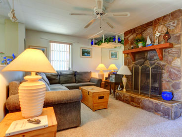 Enjoy our comfy living room with HDTV (fireplace non-working)