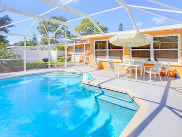 Enjoy the charm of Aurora Seabreeze House with heated pool