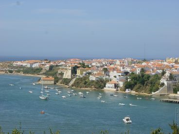 Charming Beach House in Milfontes