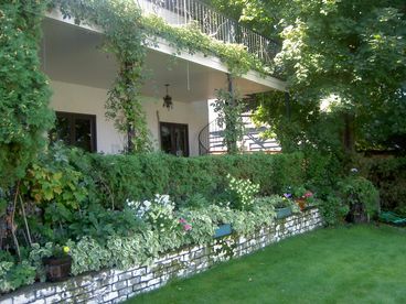 Garden & Hot Tub Area