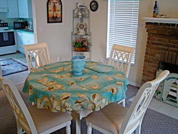 Seaside cottage decor dining area