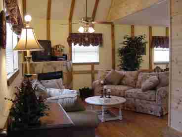 Creekwood Hollow Living Room