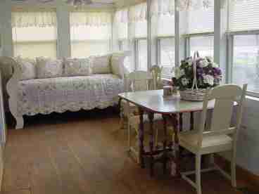 Creekwood Hollow Sunroom