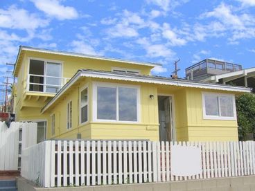 OCEANFRONT House on The Strand- Jacuzzi, BBQ, Bicycles