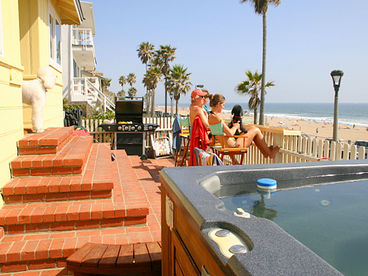 OCEANFRONT House on The Strand- Jacuzzi, BBQ, Bicycles