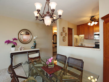 Dining room for the whole Family. Open to kitchen and living room. 